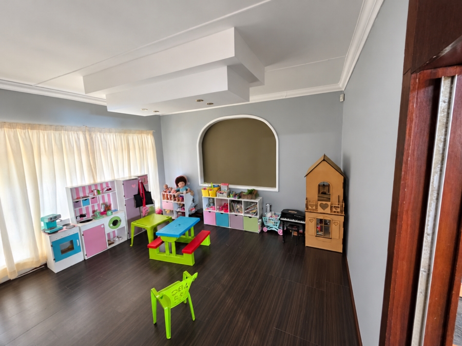 4 Bedroom Property for Sale in Wilkoppies North West